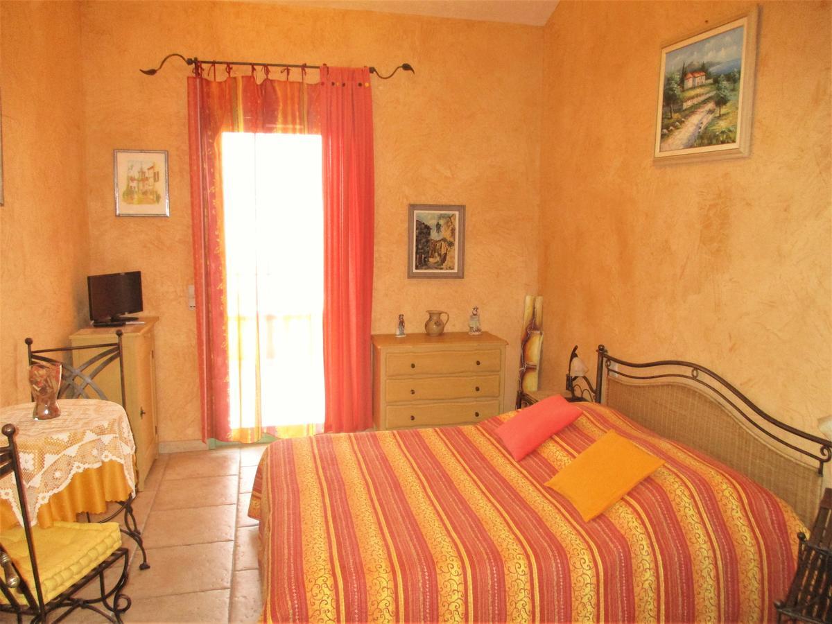 Les Mimosas Bed and Breakfast Menton Eksteriør billede